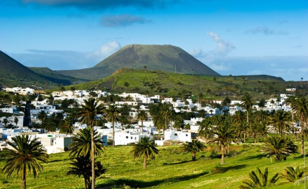 Hike Volcán La Corona Lanzarote’s Greenest Volcano