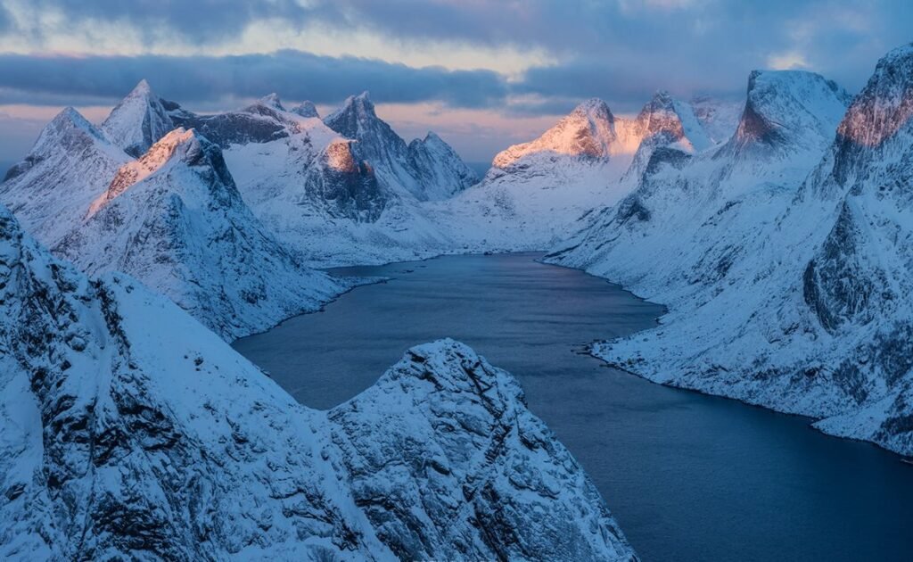 The summit of reinebringen in lofoten